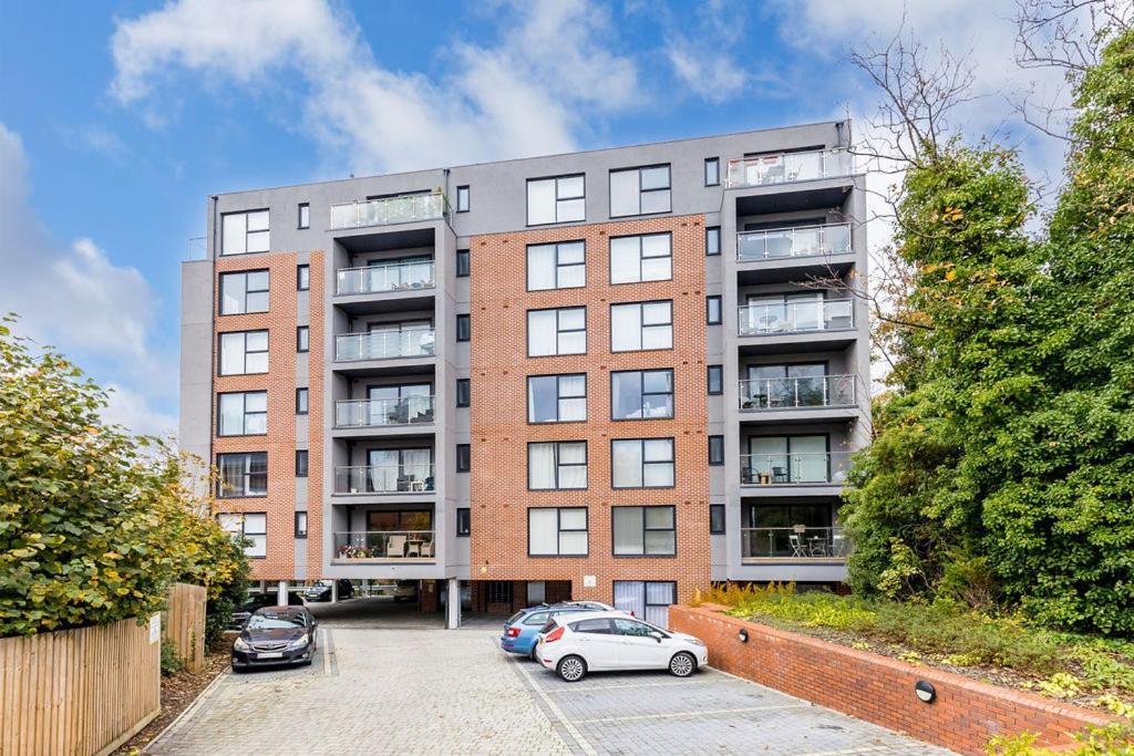 Stylish Town Centre Apartment, W Parking, Nr Beach Bournemouth Eksteriør billede