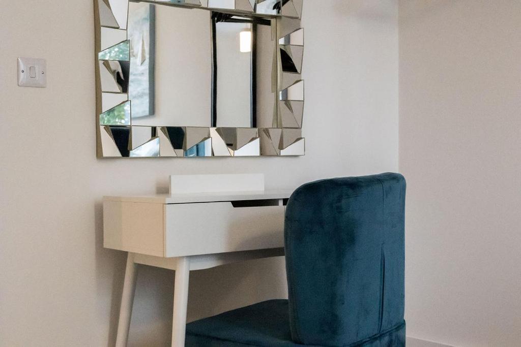 Stylish Town Centre Apartment, W Parking, Nr Beach Bournemouth Eksteriør billede