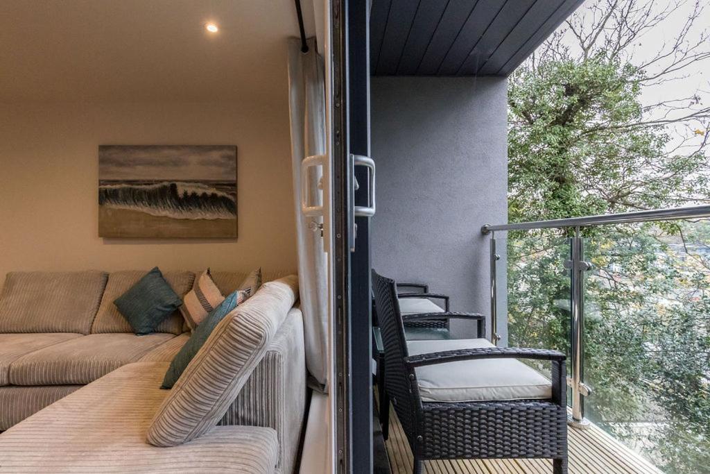 Stylish Town Centre Apartment, W Parking, Nr Beach Bournemouth Eksteriør billede