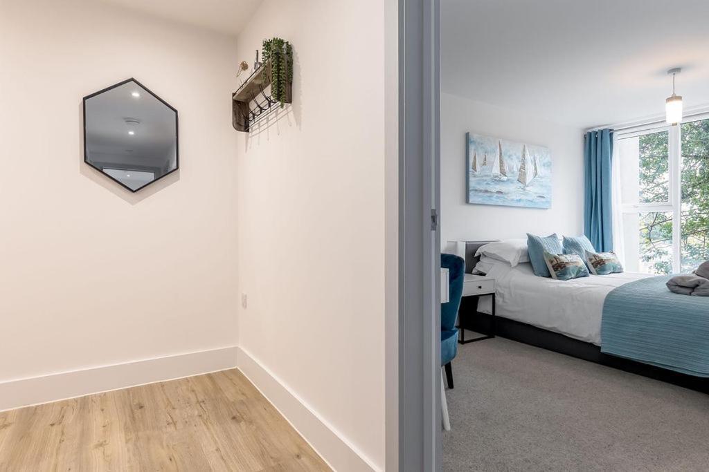Stylish Town Centre Apartment, W Parking, Nr Beach Bournemouth Eksteriør billede