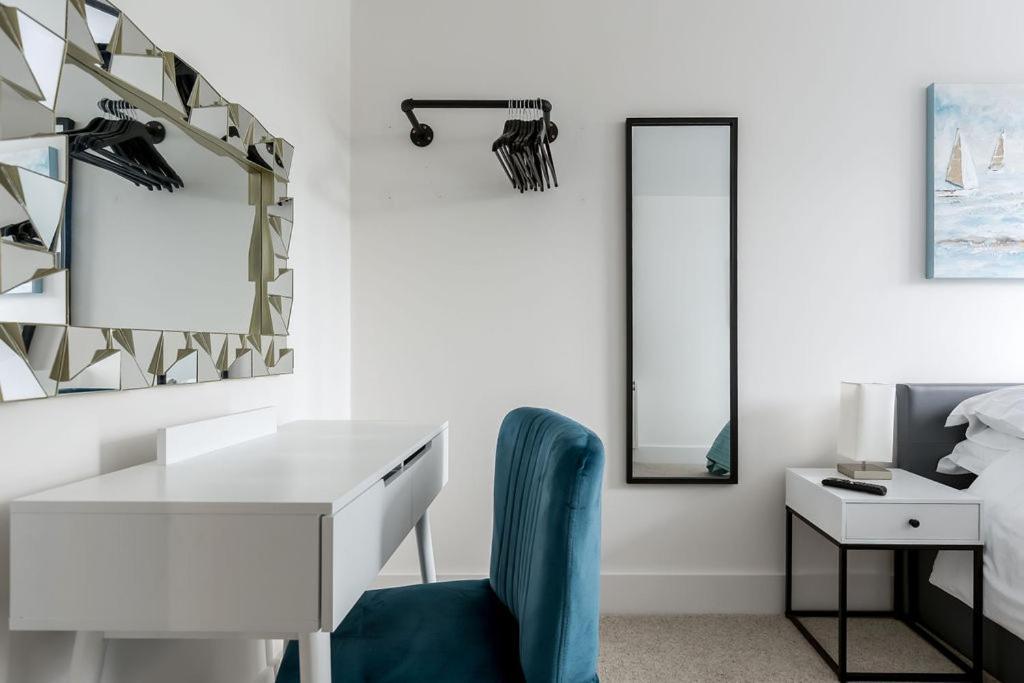 Stylish Town Centre Apartment, W Parking, Nr Beach Bournemouth Eksteriør billede