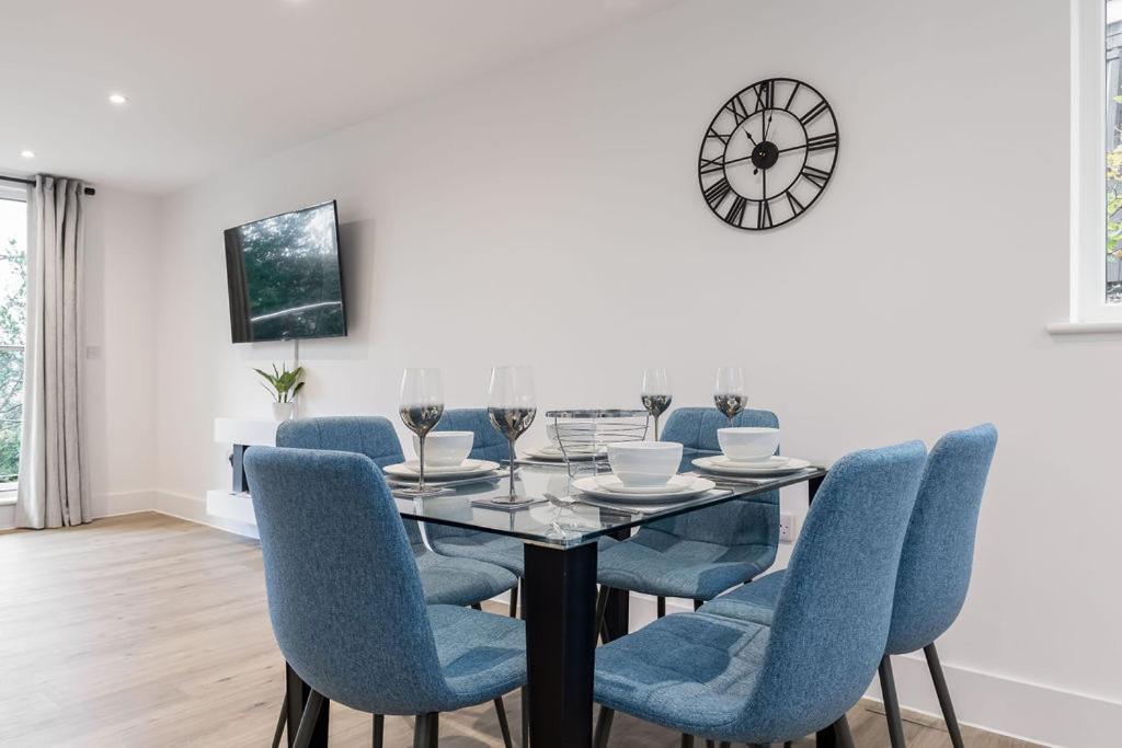Stylish Town Centre Apartment, W Parking, Nr Beach Bournemouth Eksteriør billede